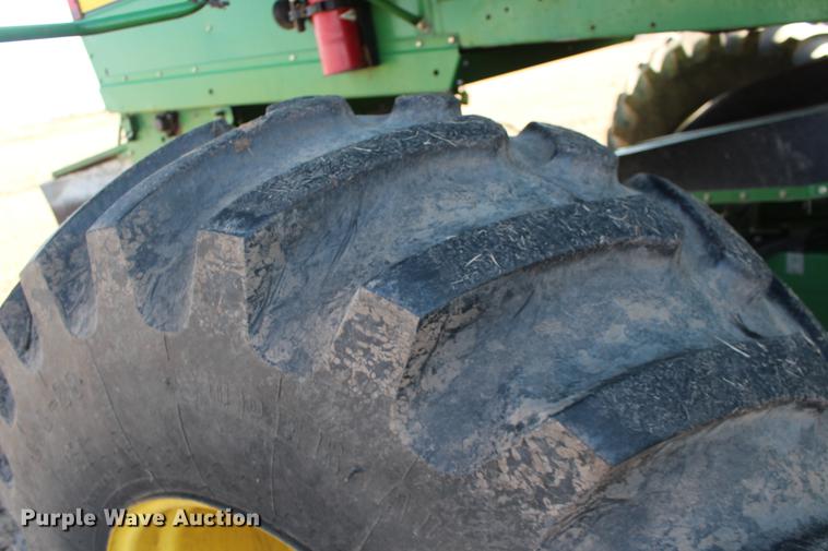 image for item DE8830 2004 John Deere 9660 combine