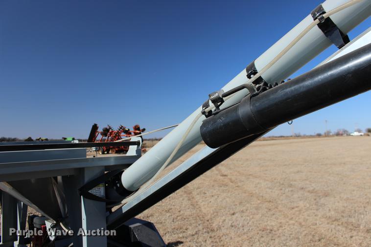 image for item DE8831 CrustBuster Tote G 90783200 seed tender