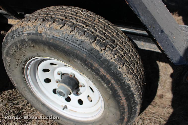 image for item DE8831 CrustBuster Tote G 90783200 seed tender