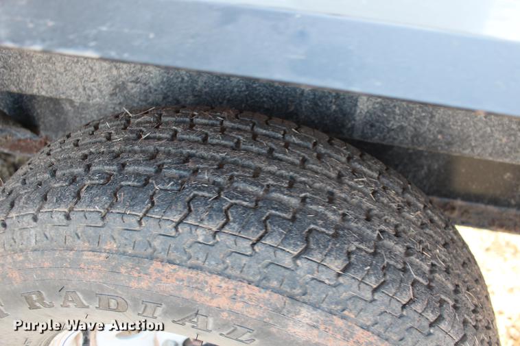 image for item DE8831 CrustBuster Tote G 90783200 seed tender