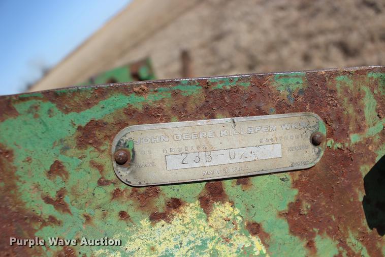 image for item DE8832 John Deere ripper