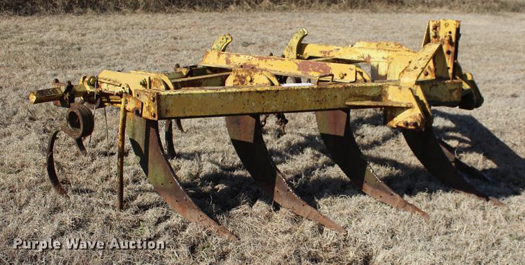 image for item DE8833 Big Ox 705 ripper