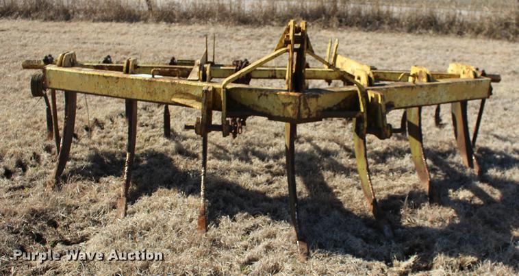 image for item DE8833 Big Ox 705 ripper