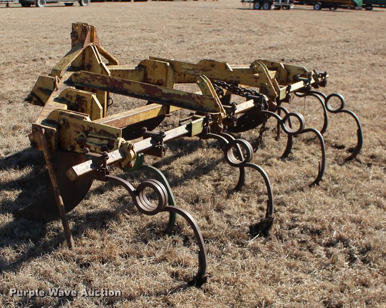 image for item DE8833 Big Ox 705 ripper