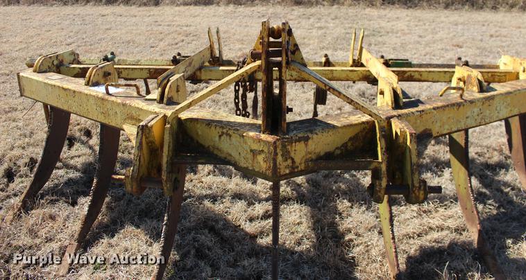 image for item DE8833 Big Ox 705 ripper