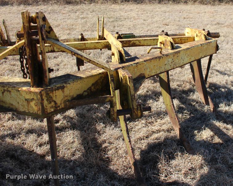 image for item DE8833 Big Ox 705 ripper