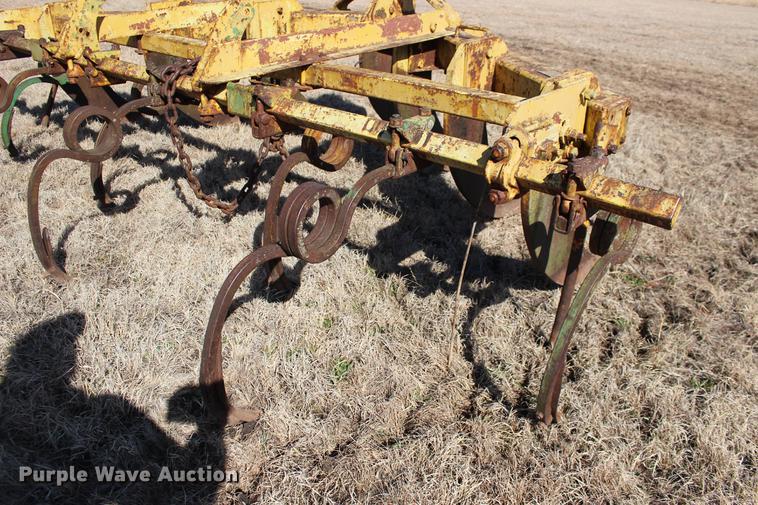 image for item DE8833 Big Ox 705 ripper