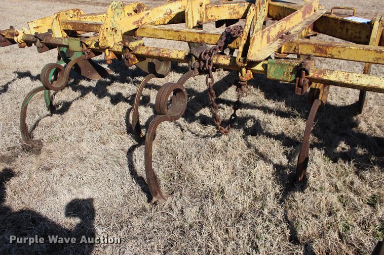 image for item DE8833 Big Ox 705 ripper