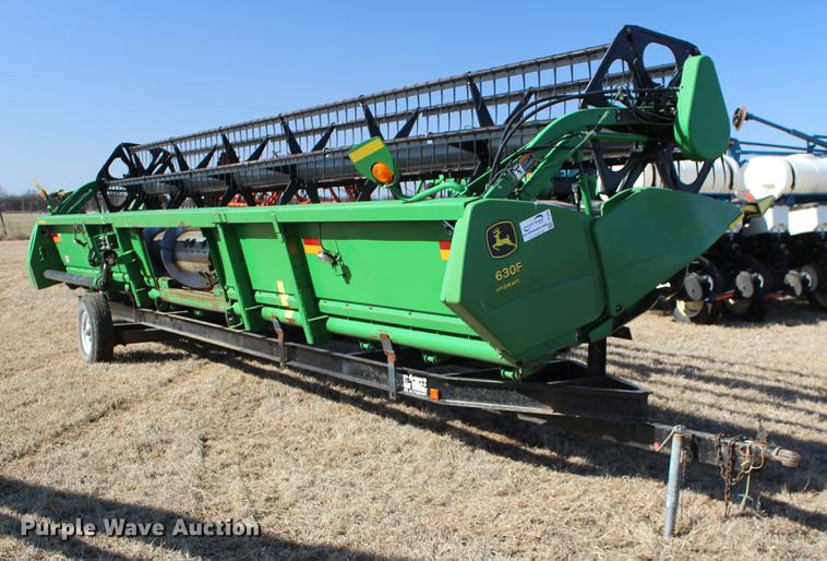 image for item DE8834 2004 John Deere 630F Hydraflex head