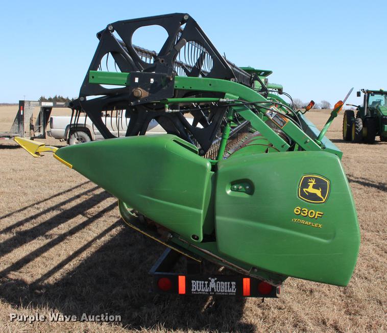 image for item DE8834 2004 John Deere 630F Hydraflex head