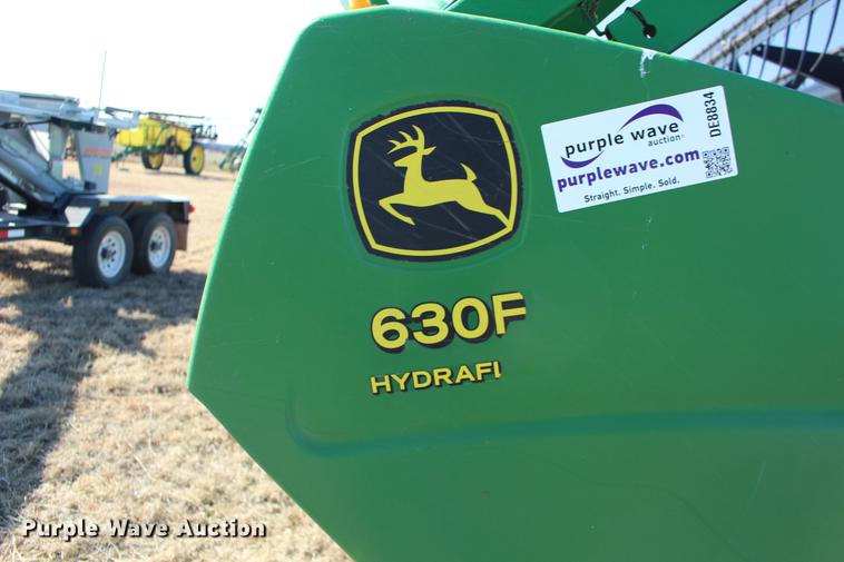 image for item DE8834 2004 John Deere 630F Hydraflex head