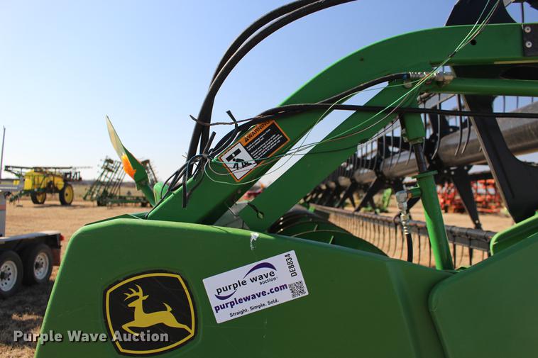 image for item DE8834 2004 John Deere 630F Hydraflex head