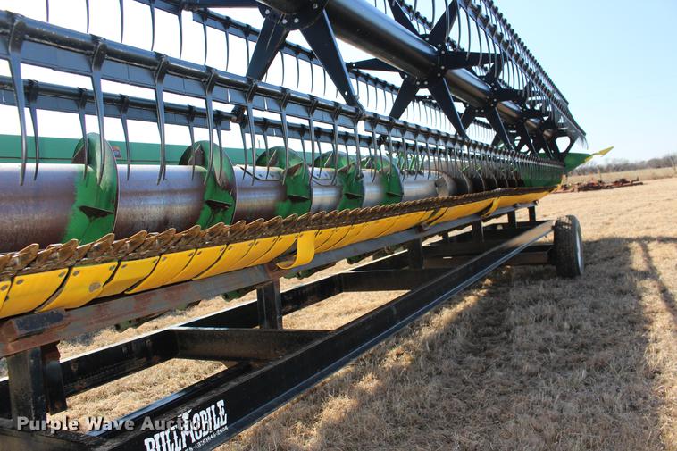 image for item DE8834 2004 John Deere 630F Hydraflex head