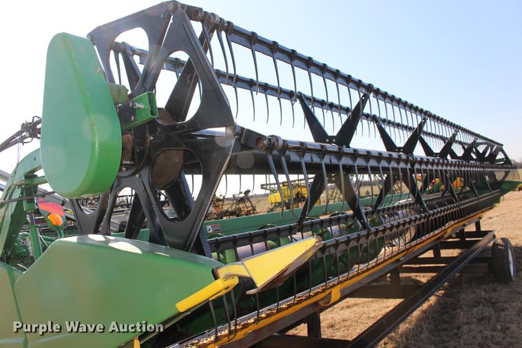 image for item DE8834 2004 John Deere 630F Hydraflex head