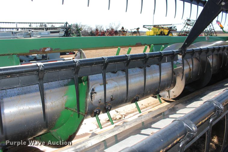 image for item DE8834 2004 John Deere 630F Hydraflex head