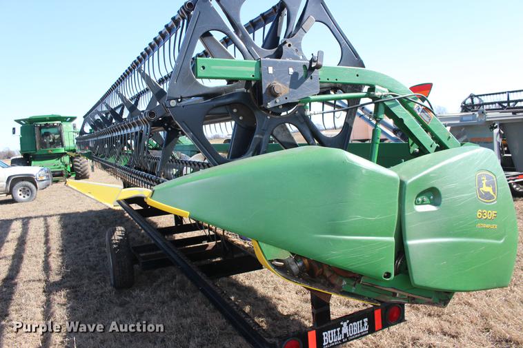 image for item DE8834 2004 John Deere 630F Hydraflex head