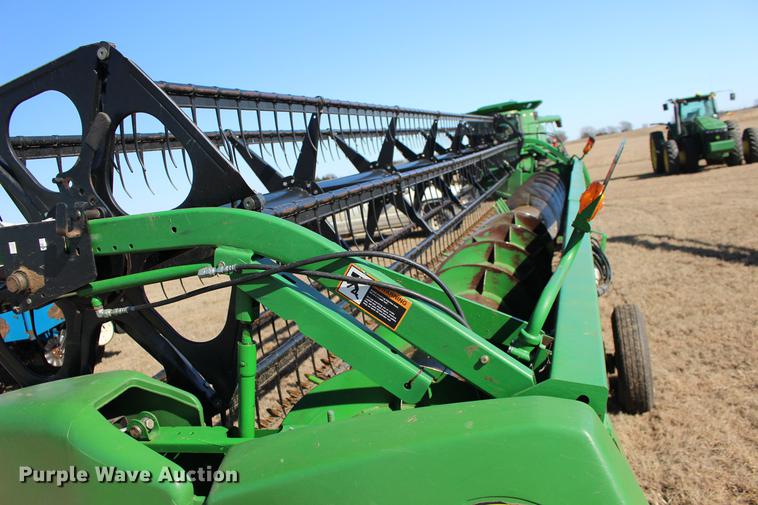 image for item DE8834 2004 John Deere 630F Hydraflex head