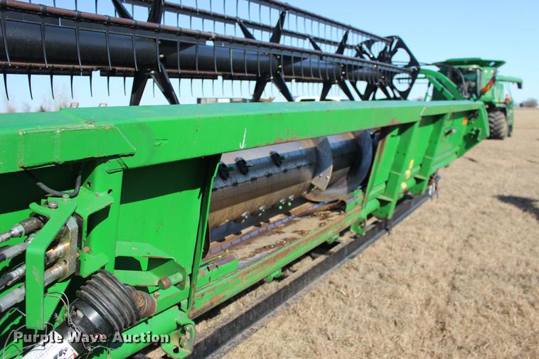 image for item DE8834 2004 John Deere 630F Hydraflex head