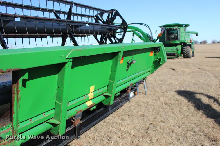image for item DE8834 2004 John Deere 630F Hydraflex head