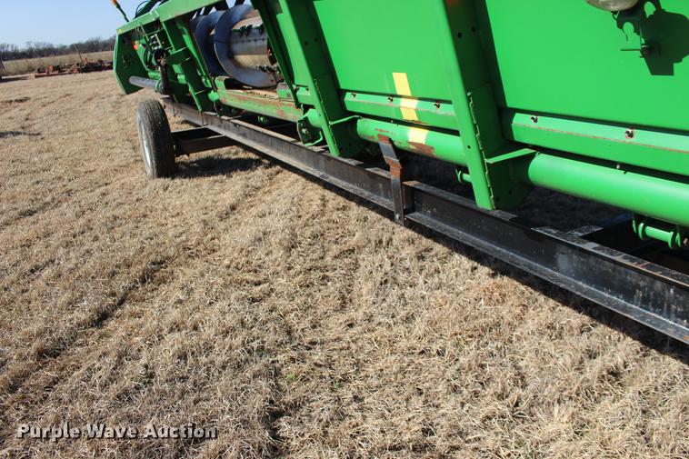 image for item DE8834 2004 John Deere 630F Hydraflex head