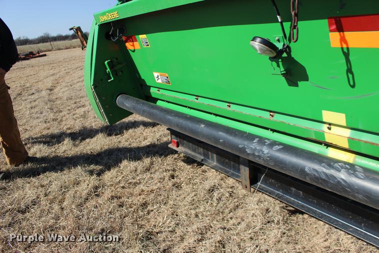 image for item DE8834 2004 John Deere 630F Hydraflex head