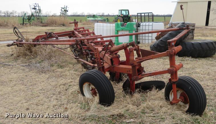 image for item DE8836 International six bottom plow