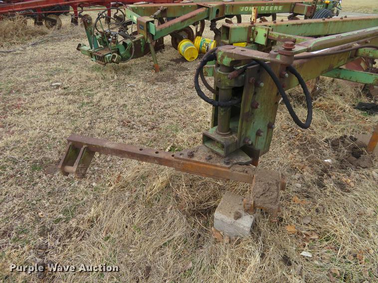 image for item DE8837 John Deere A1450 six bottom plow