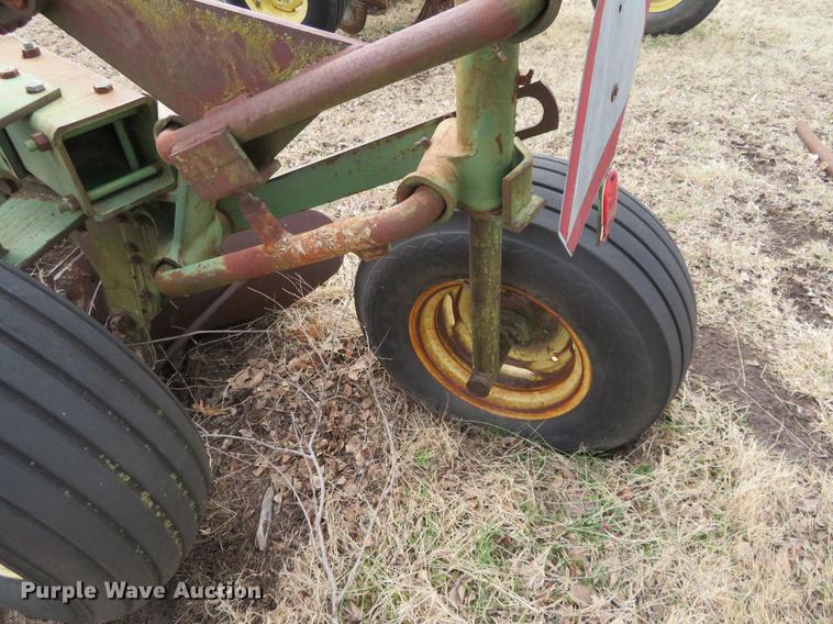 image for item DE8837 John Deere A1450 six bottom plow