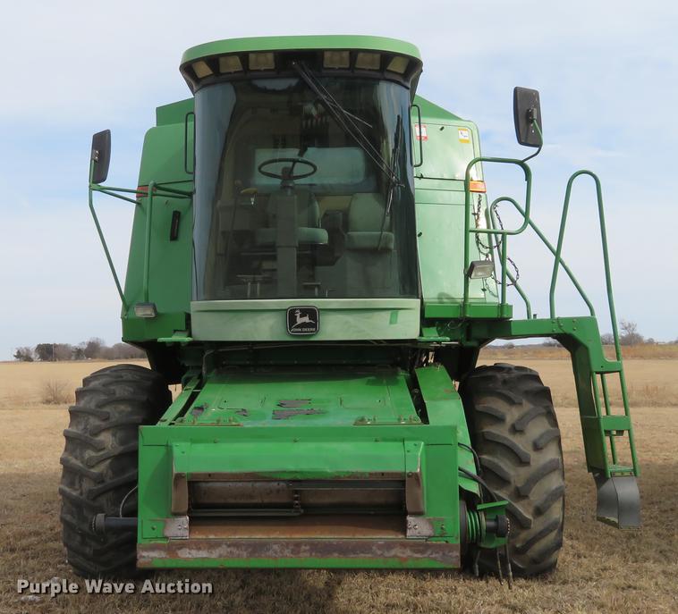 image for item DE8838 1994 John Deere 9500 combine
