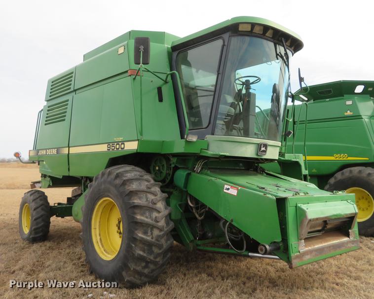 image for item DE8838 1994 John Deere 9500 combine