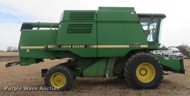 image for item DE8838 1994 John Deere 9500 combine