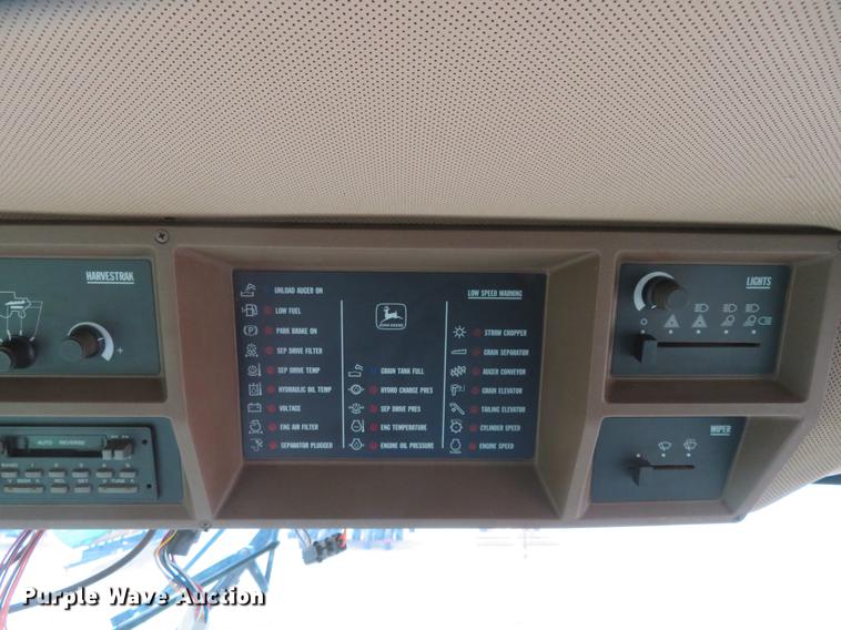 image for item DE8838 1994 John Deere 9500 combine