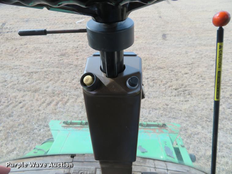 image for item DE8838 1994 John Deere 9500 combine