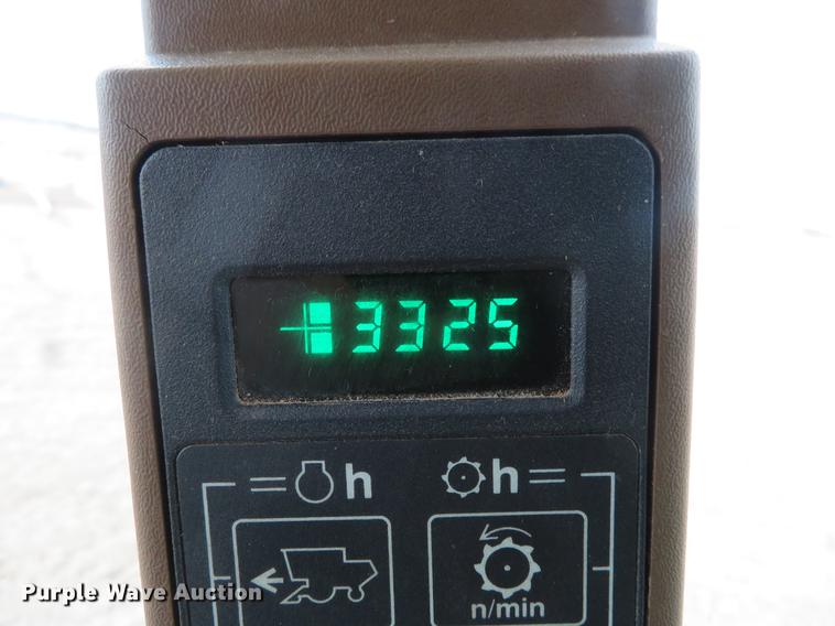 image for item DE8838 1994 John Deere 9500 combine