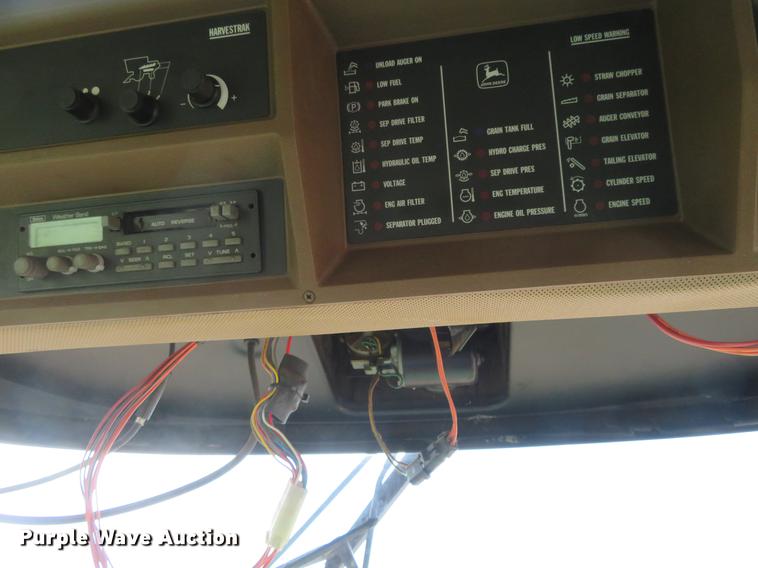image for item DE8838 1994 John Deere 9500 combine