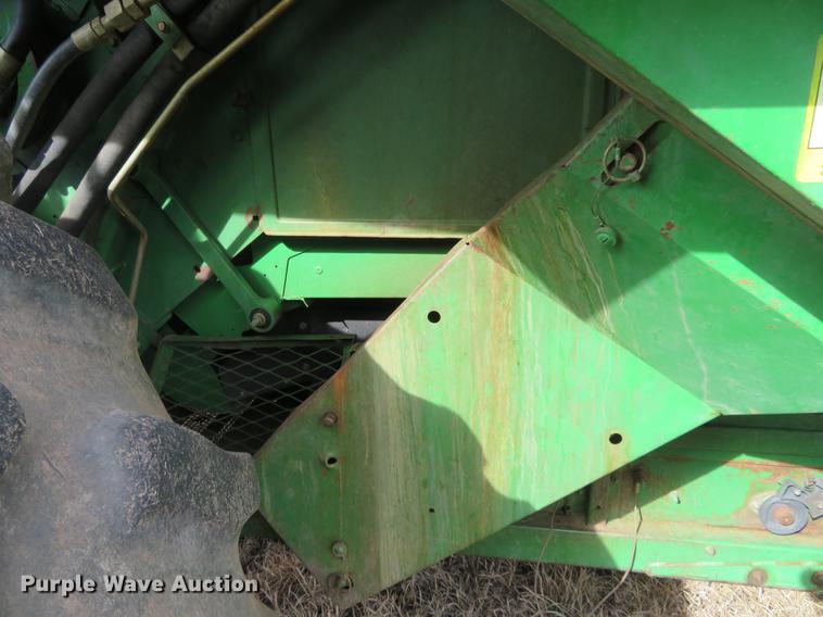 image for item DE8838 1994 John Deere 9500 combine
