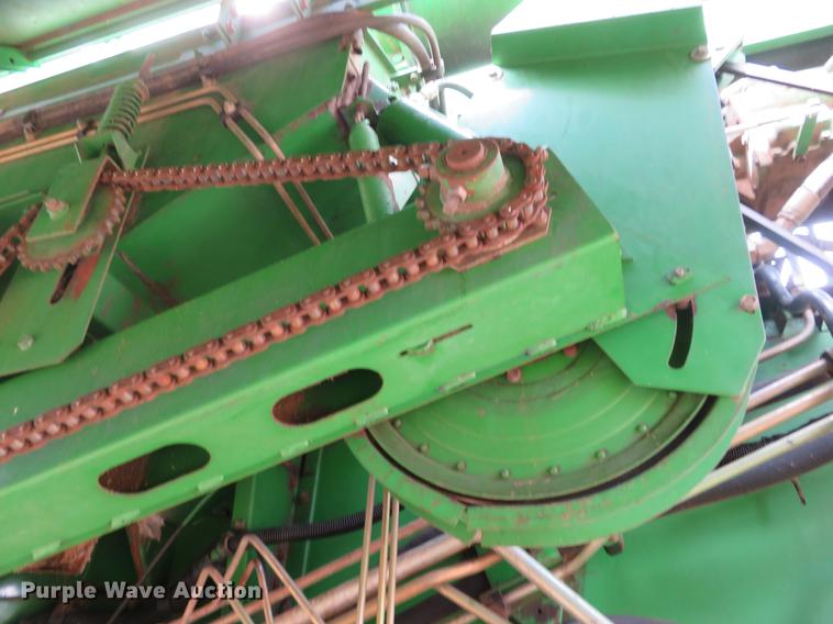 image for item DE8838 1994 John Deere 9500 combine