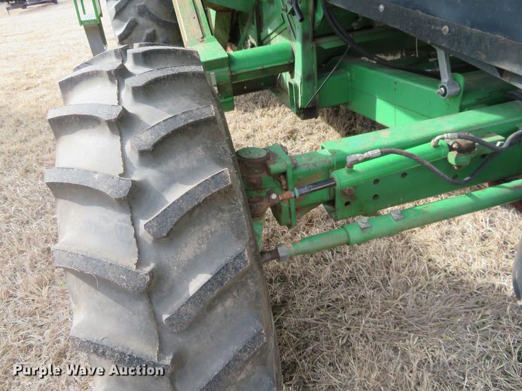 image for item DE8838 1994 John Deere 9500 combine