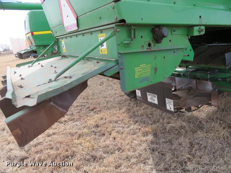 image for item DE8838 1994 John Deere 9500 combine