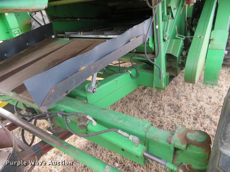 image for item DE8838 1994 John Deere 9500 combine