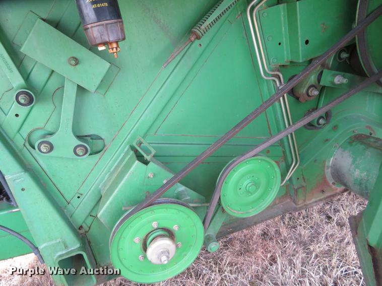 image for item DE8838 1994 John Deere 9500 combine