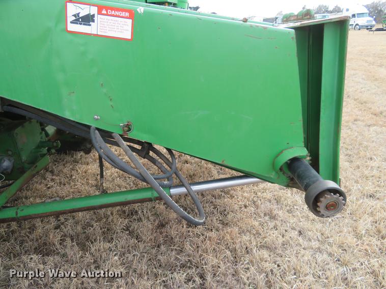 image for item DE8838 1994 John Deere 9500 combine