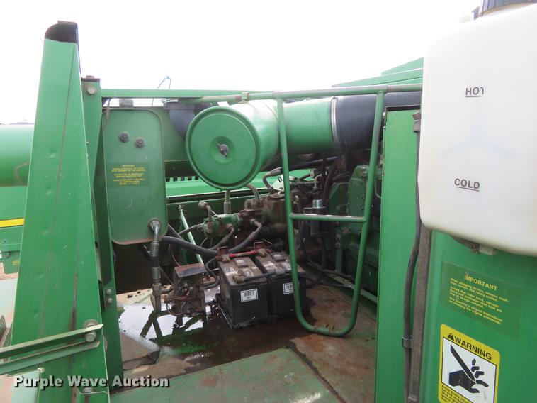 image for item DE8838 1994 John Deere 9500 combine