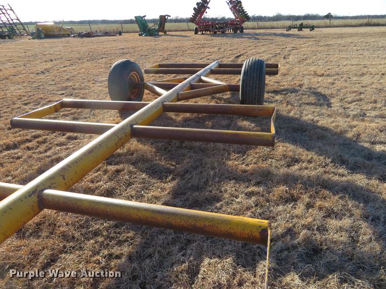 image for item DE8839 Hay bale trailer