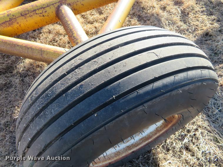 image for item DE8839 Hay bale trailer