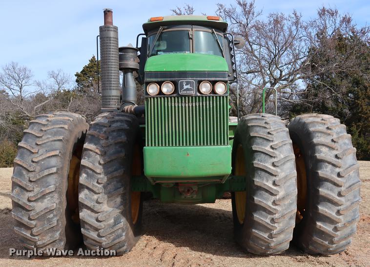 image for item DG3349 1987 John Deere 8650 4WD tractor