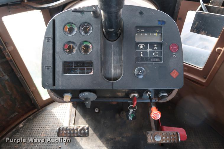 image for item DG3349 1987 John Deere 8650 4WD tractor