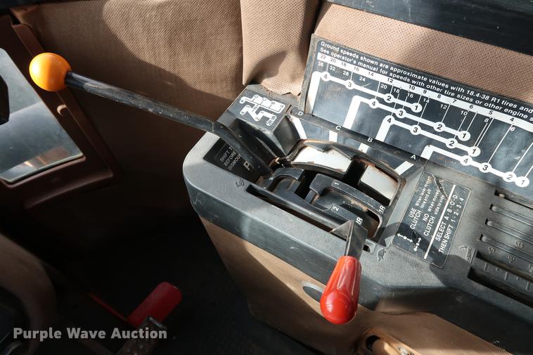 image for item DG3349 1987 John Deere 8650 4WD tractor