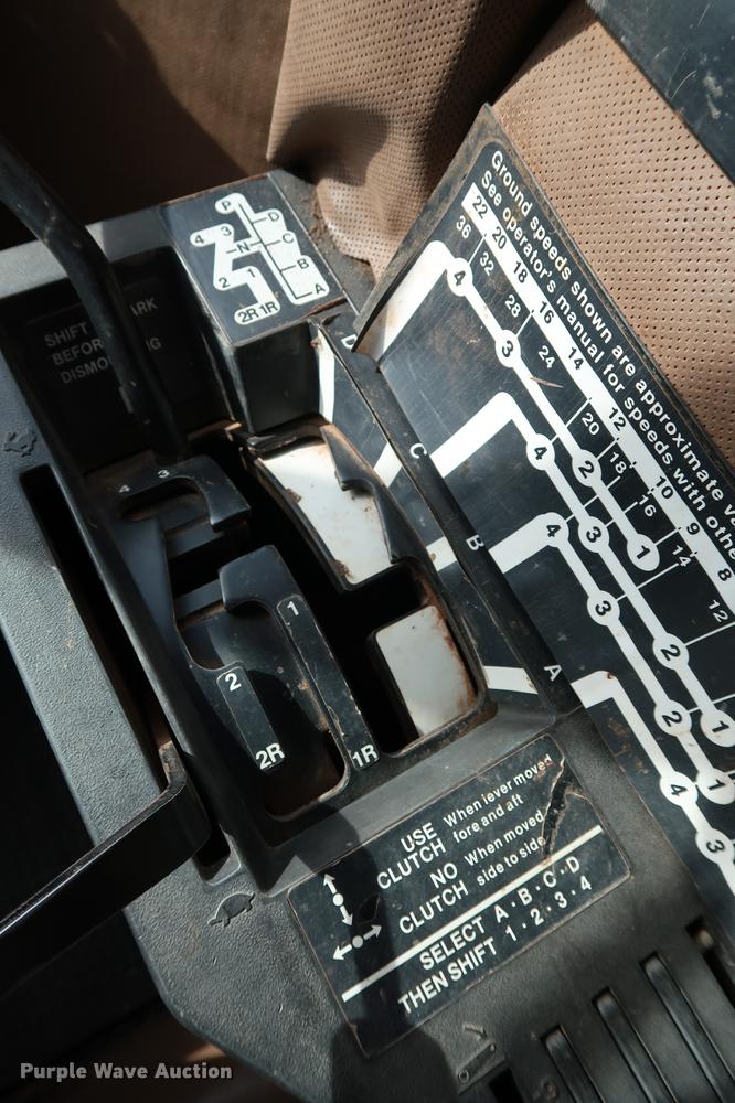 image for item DG3349 1987 John Deere 8650 4WD tractor