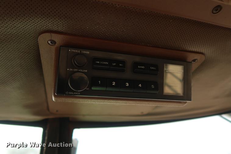 image for item DG3349 1987 John Deere 8650 4WD tractor